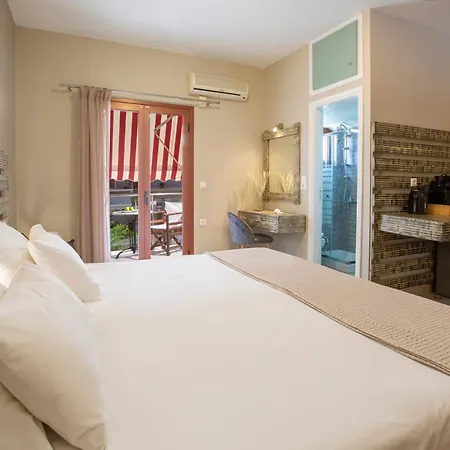 Athina 3*