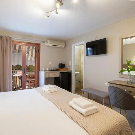 Athina 3* Nydri (Lefkada)