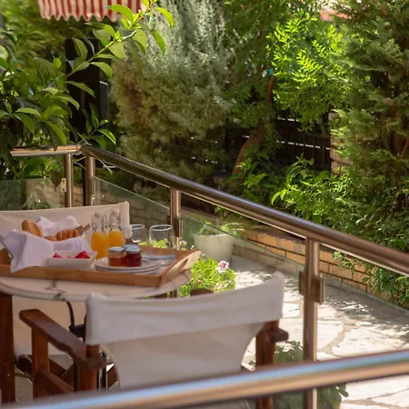 Athina 2* Nydri (Lefkada)