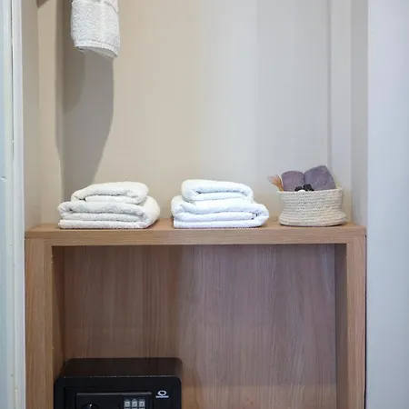 Athina Hotel apartamentowy 4*