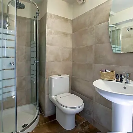 Апарт-отель Athina 3*