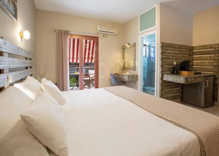 Athina 3*